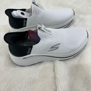 Sketchers Hands Free Slip-ins. Brand New with tags